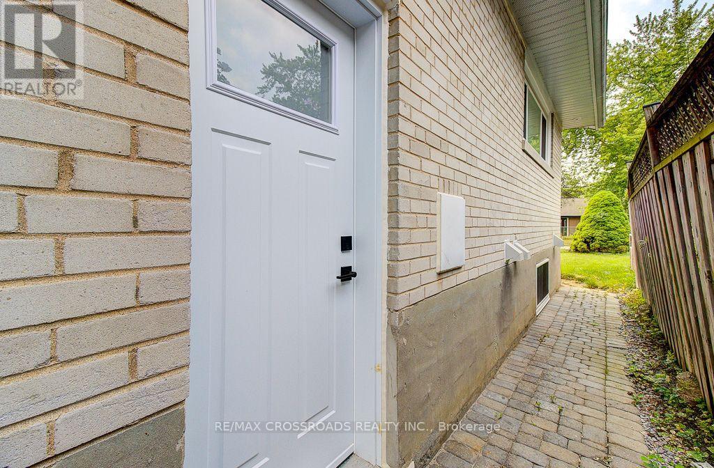 55 Gondola Crescent, Toronto, Ontario  M1G 2J2 - Photo 2 - E13617112
