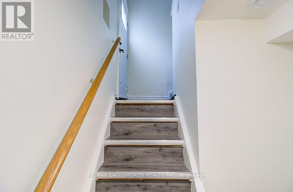 55 Gondola Crescent, Toronto, Ontario  M1G 2J2 - Photo 5 - E13617112