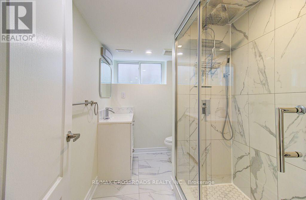 55 Gondola Crescent, Toronto, Ontario  M1G 2J2 - Photo 9 - E13617112