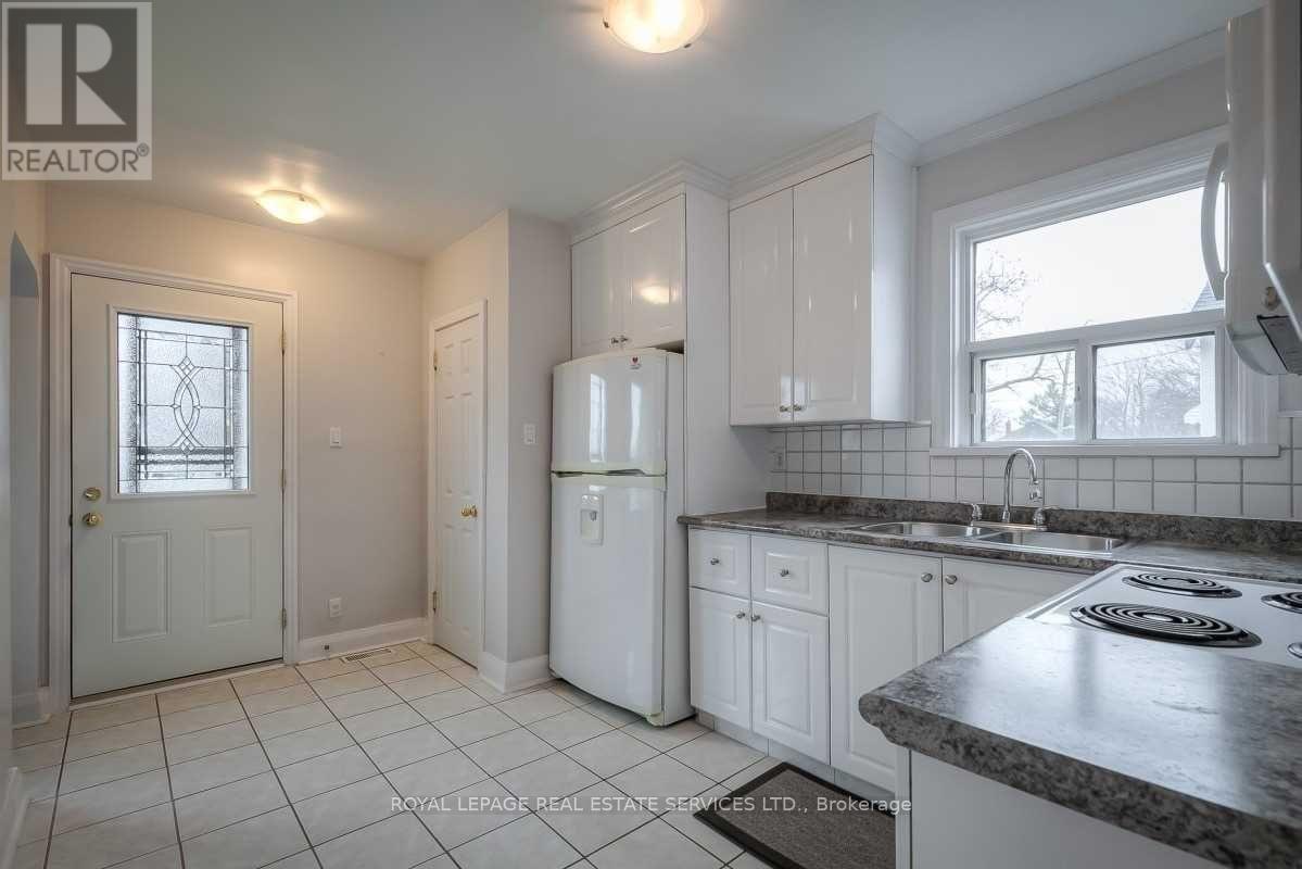 12 Coniston Road, Toronto, Ontario  M1L 2J7 - Photo 5 - E13617126