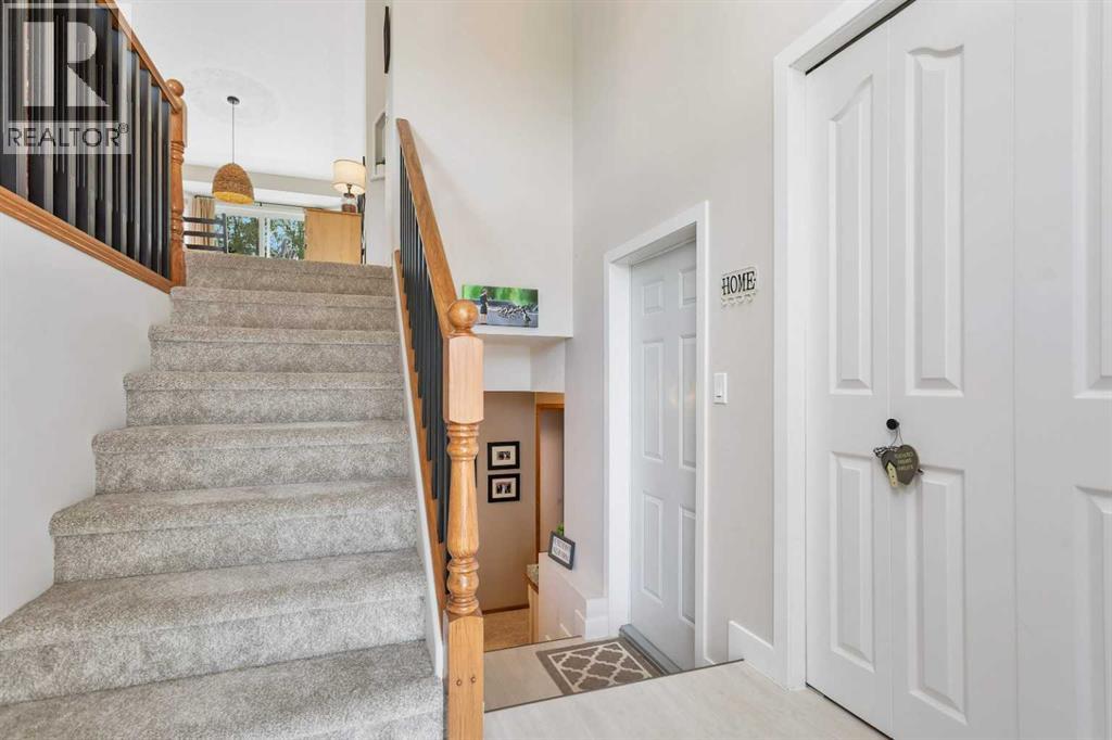 8 Pritchard Close, Sylvan Lake, Alberta  T4S 1W3 - Photo 3 - A2332503