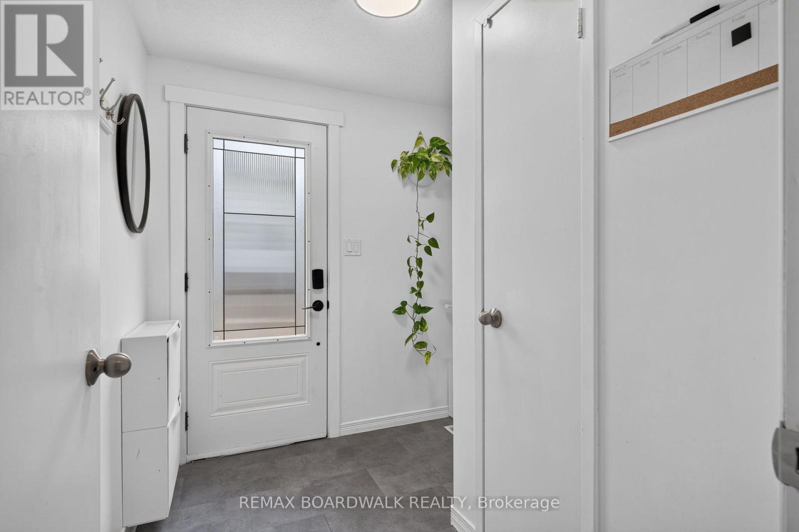 34 Binscarth Crescent, Ottawa, Ontario  K2L 1S1 - Photo 5 - X13617046