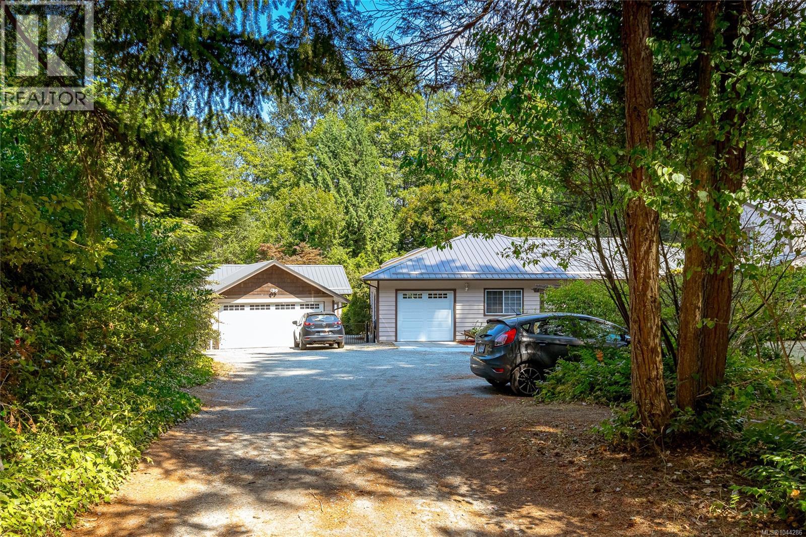 5435 Fowler Rd, Saanich, British Columbia  V8Y 1Y4 - Photo 4 - 1044286
