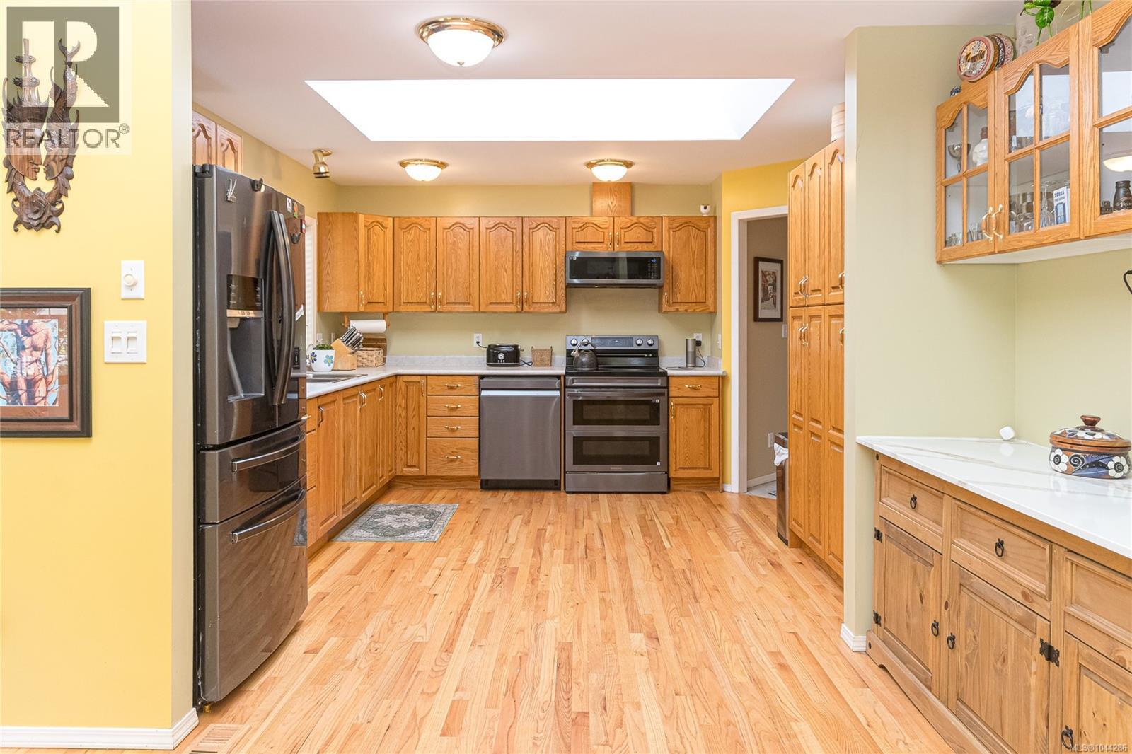 5435 Fowler Rd, Saanich, British Columbia  V8Y 1Y4 - Photo 15 - 1044286