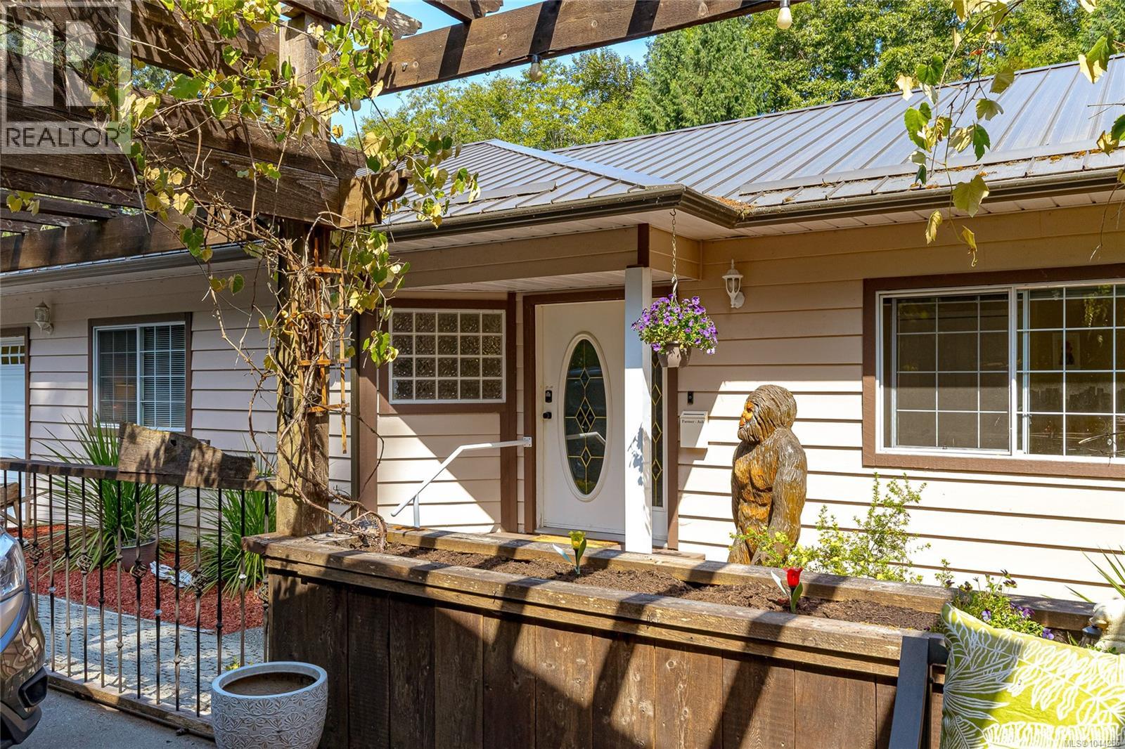 5435 Fowler Rd, Saanich, British Columbia  V8Y 1Y4 - Photo 6 - 1044286