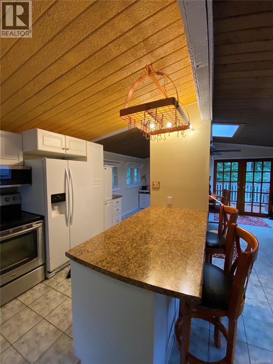 5435 Fowler Rd, Saanich, British Columbia  V8Y 1Y4 - Photo 87 - 1044286