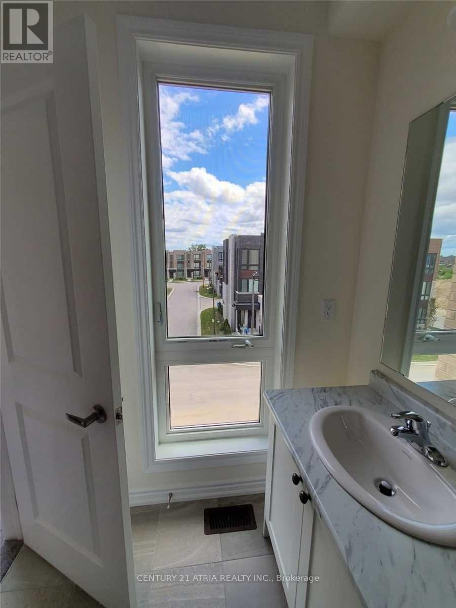 24 Rumney Street, Markham, Ontario  L6C 0Z6 - Photo 4 - N13617120