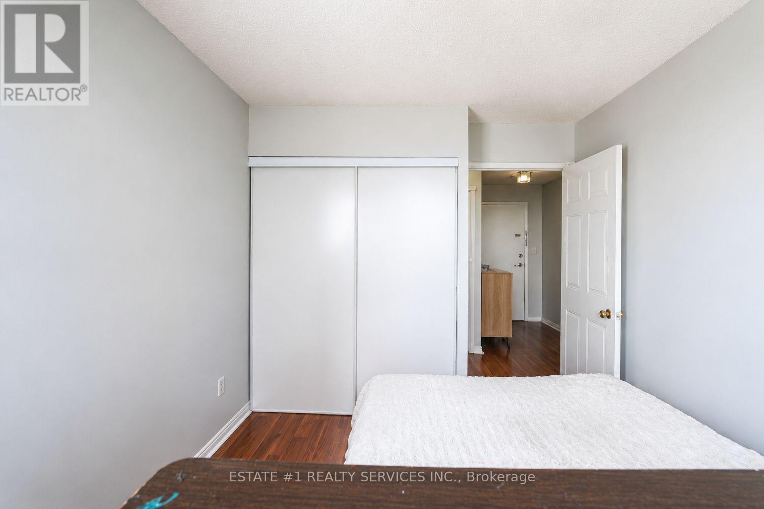 904 - 135 Hillcrest Avenue, Mississauga, Ontario  L5B 4B1 - Photo 16 - W13617072