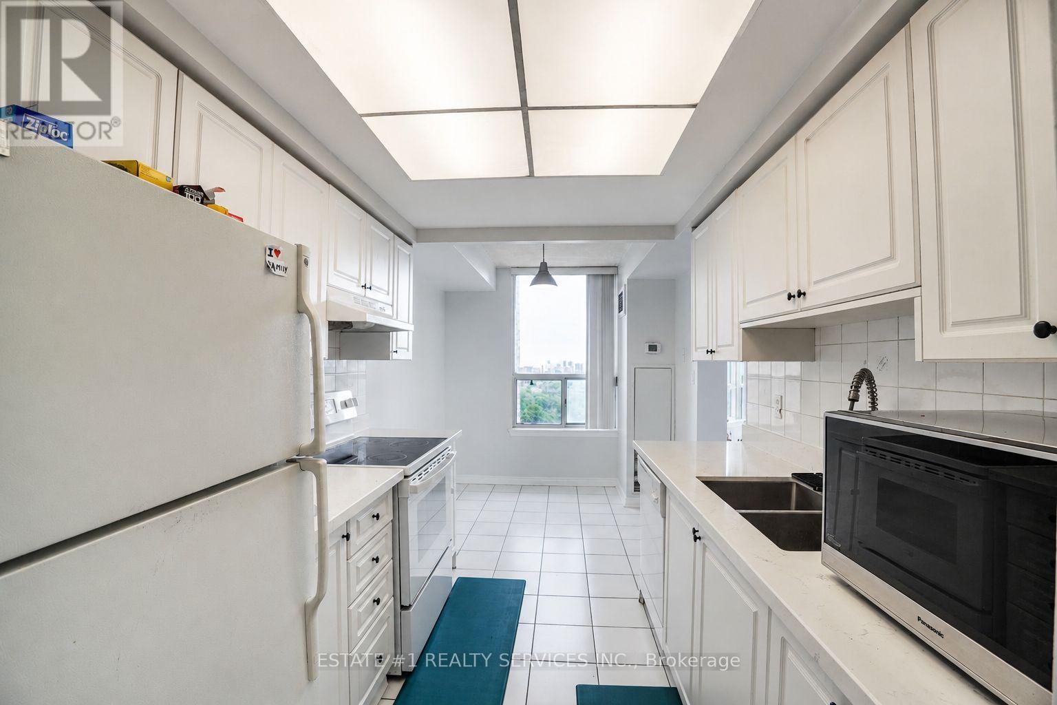 904 - 135 Hillcrest Avenue, Mississauga, Ontario  L5B 4B1 - Photo 8 - W13617072