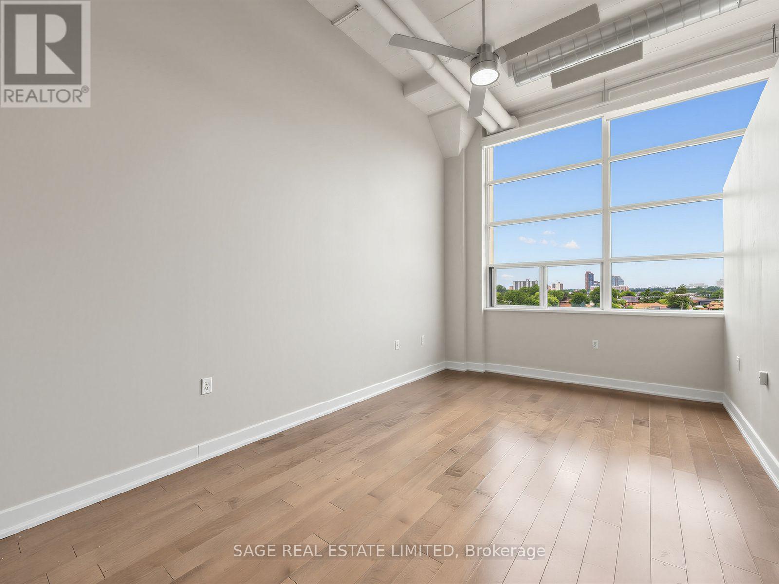 424 - 1001 Roselawn Avenue, Toronto, Ontario  M6B 4M4 - Photo 3 - W13617094