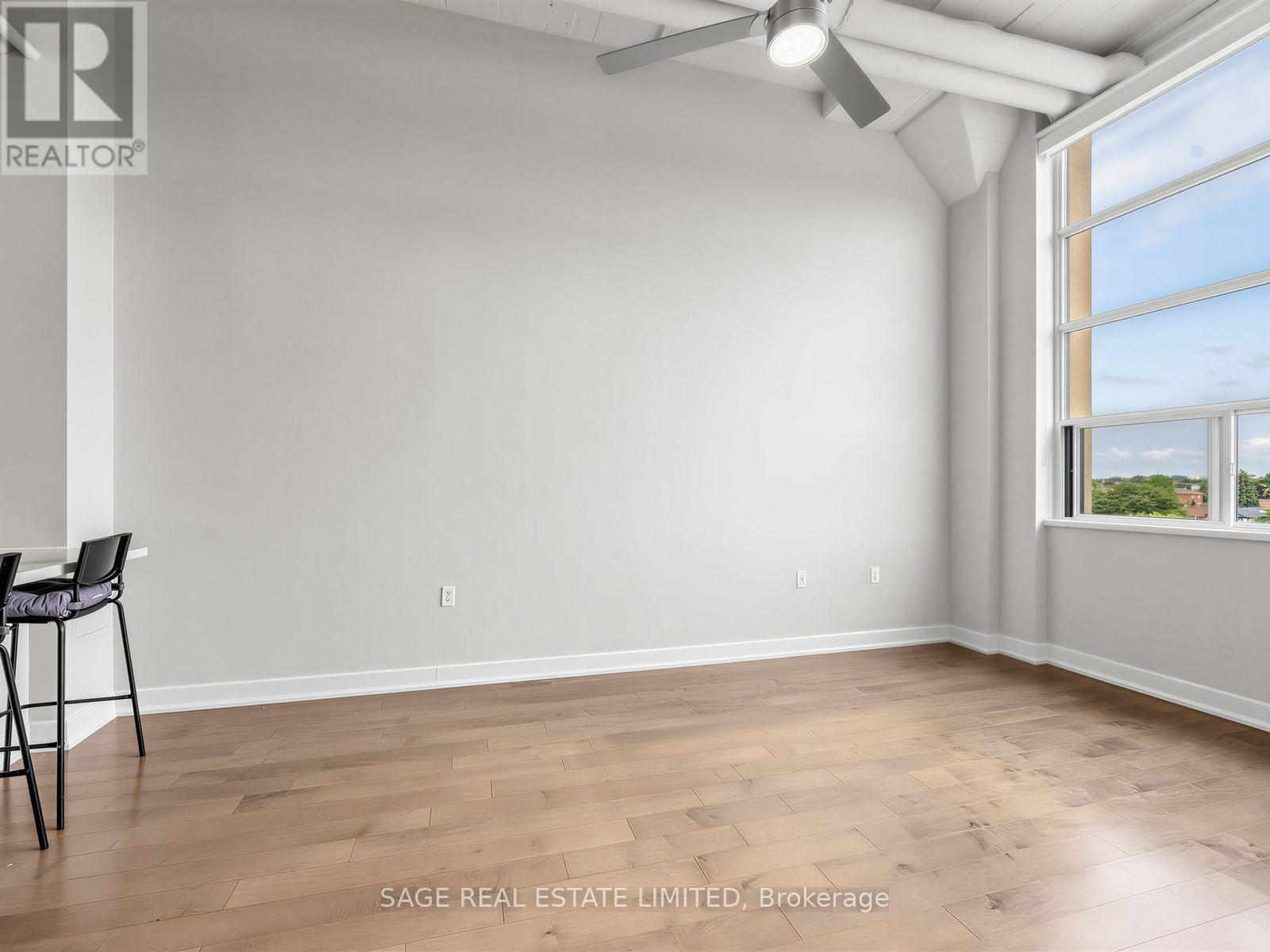 424 - 1001 Roselawn Avenue, Toronto, Ontario  M6B 4M4 - Photo 4 - W13617094