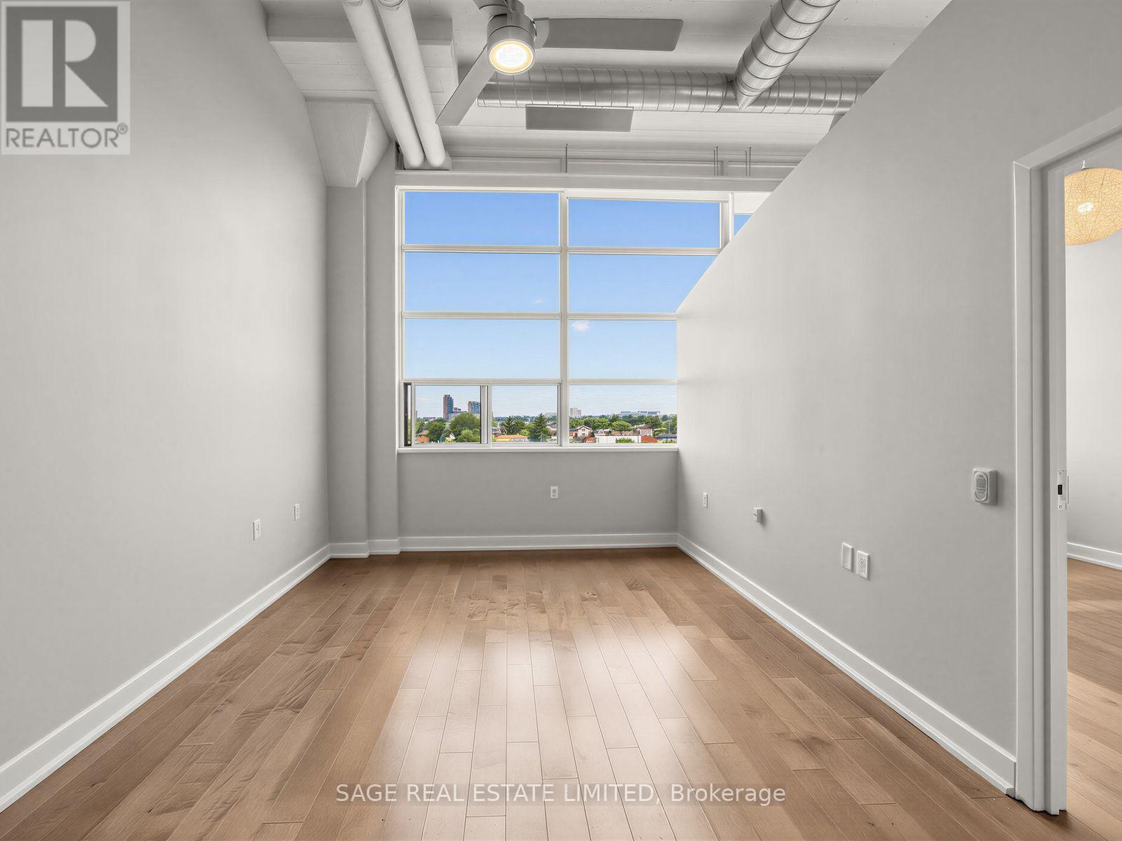 424 - 1001 Roselawn Avenue, Toronto, Ontario  M6B 4M4 - Photo 5 - W13617094