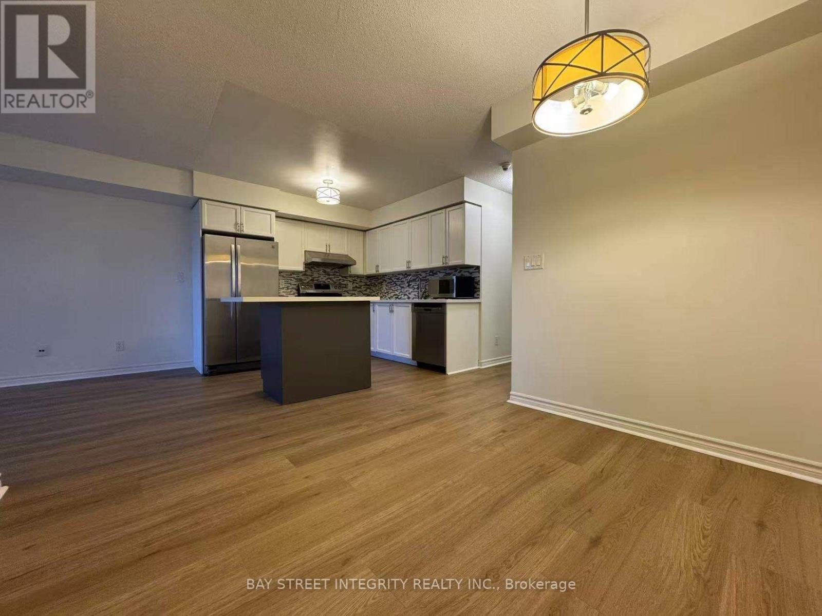 2328 - 3888 Duke Of York Boulevard, Mississauga, Ontario  L5B 4P5 - Photo 2 - W13617160