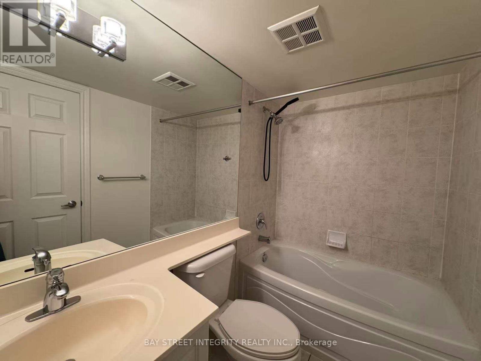 2328 - 3888 Duke Of York Boulevard, Mississauga, Ontario  L5B 4P5 - Photo 6 - W13617160