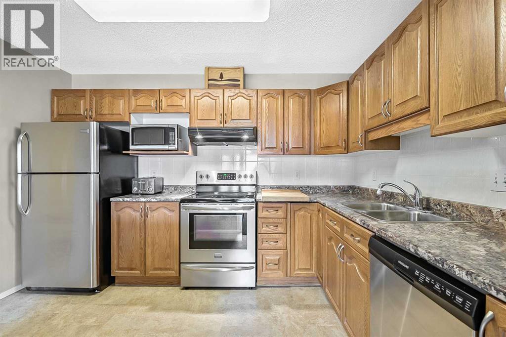 2206, 2206 Sienna Park Green Sw, Calgary, Alberta  T3H 3N7 - Photo 7 - A2309733