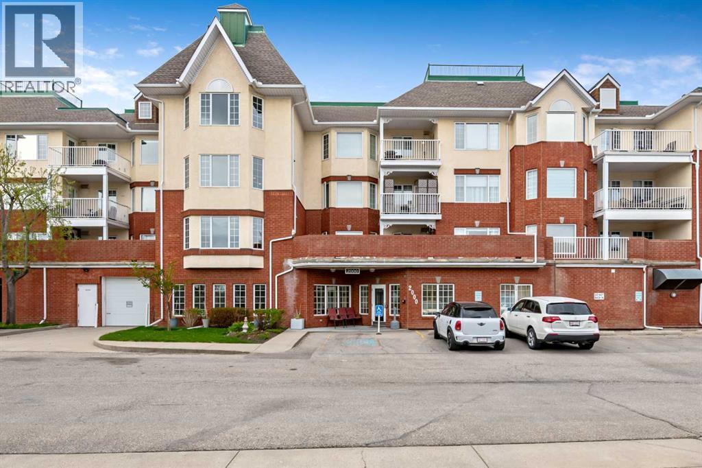 2206, 2206 Sienna Park Green Sw, Calgary, Alberta  T3H 3N7 - Photo 2 - A2309733