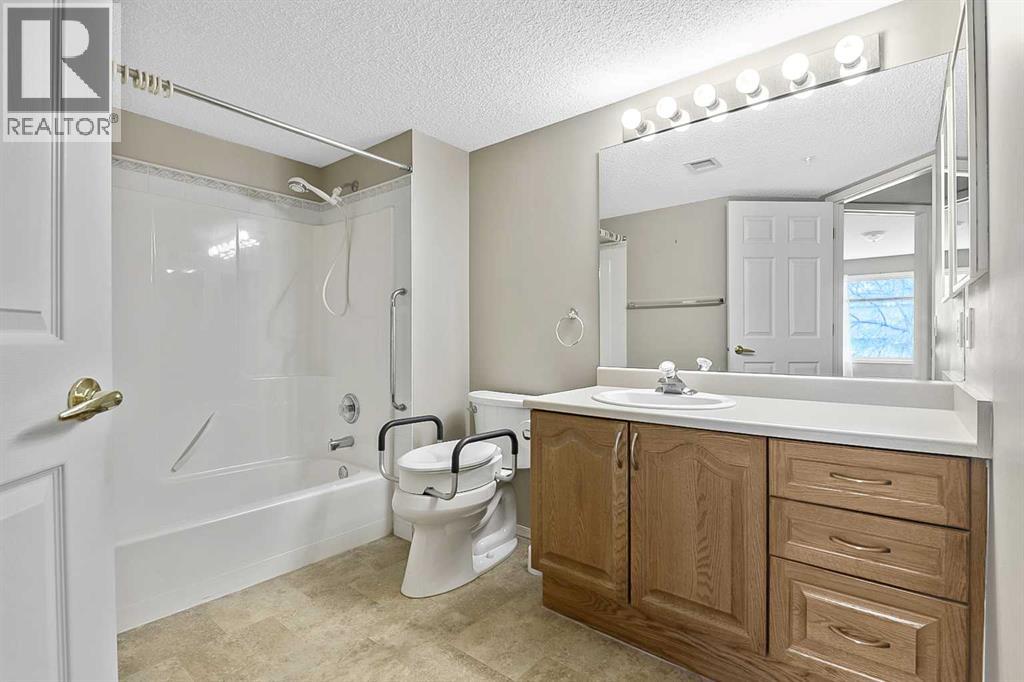 2206, 2206 Sienna Park Green Sw, Calgary, Alberta  T3H 3N7 - Photo 17 - A2309733
