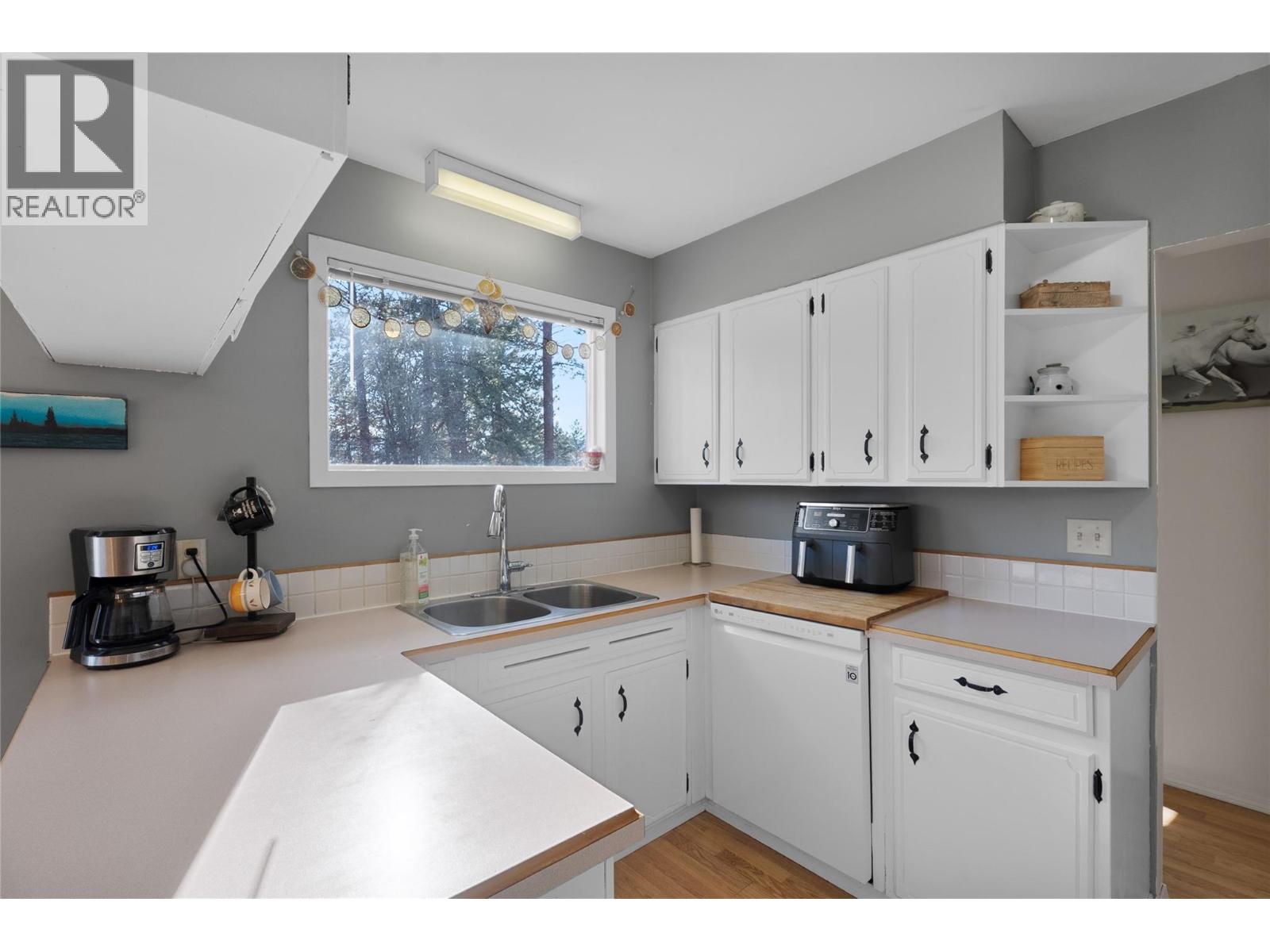 2064 Castillou Crescent, Merritt, British Columbia  V1K 1H8 - Photo 7 - 10377348