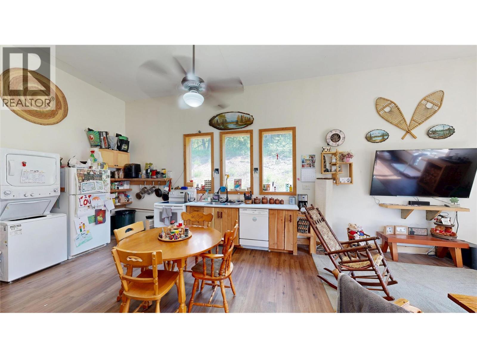 5055 95 Highway, Castledale, British Columbia  V0A 1J0 - Photo 7 - 10389588