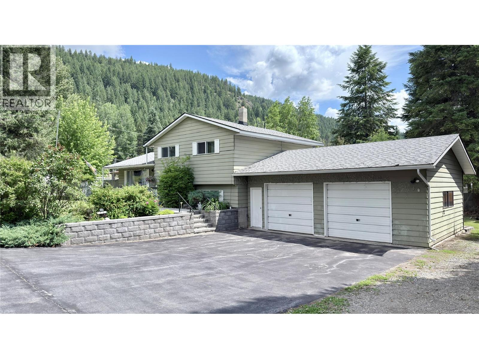1120 Gowrie Street, Greenwood, British Columbia  V0H 1J0 - Photo 3 - 10393199