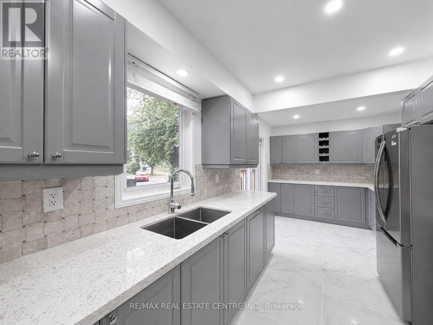 62 Bramhall Circle, Brampton, Ontario  L6V 2G4 - Photo 10 - W13616848