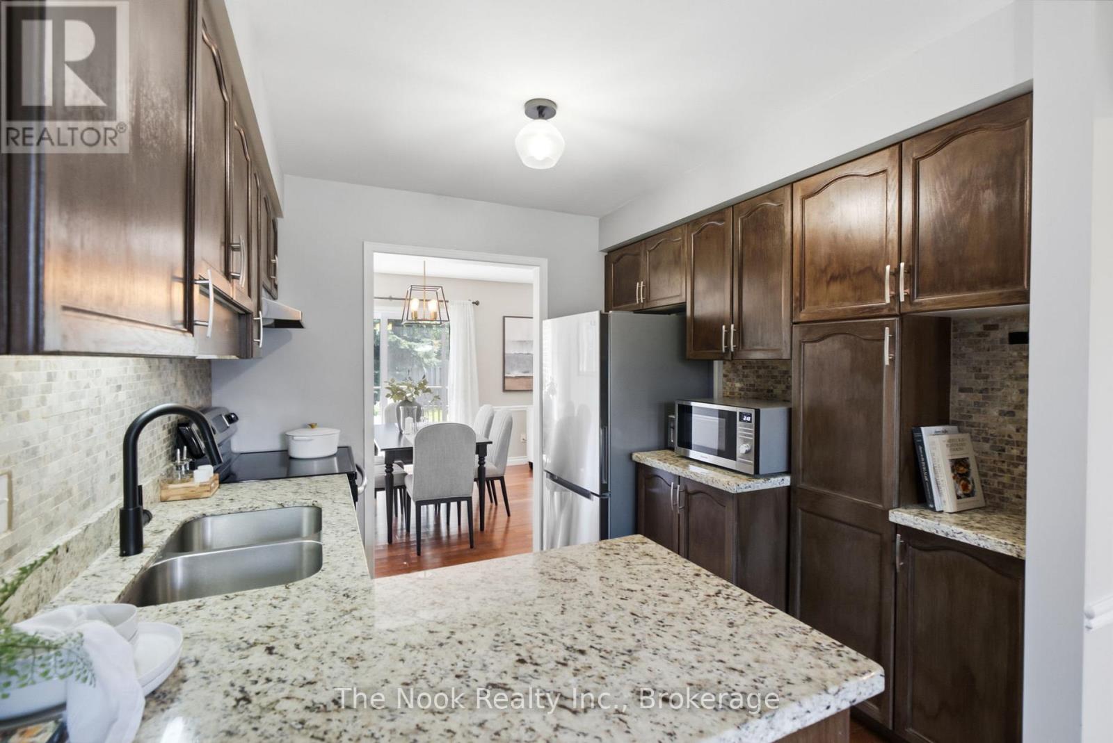 5 Fieldcrest Avenue, Clarington, Ontario  L1E 2X3 - Photo 6 - E13611362
