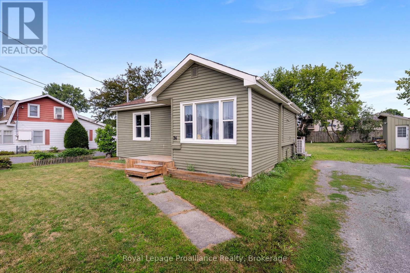 36 BYRON STREET, Belleville, Ontario