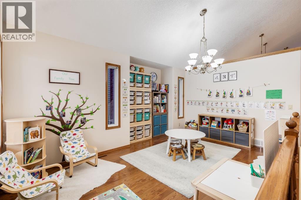 45 Thornfield Close Se, Airdrie, Alberta  T4A 2K7 - Photo 4 - A2326023
