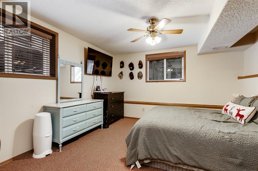 45 Thornfield Close Se, Airdrie, Alberta  T4A 2K7 - Photo 32 - A2326023