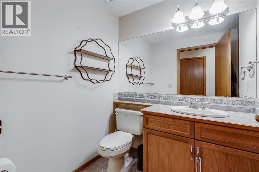 45 Thornfield Close Se, Airdrie, Alberta  T4A 2K7 - Photo 30 - A2326023