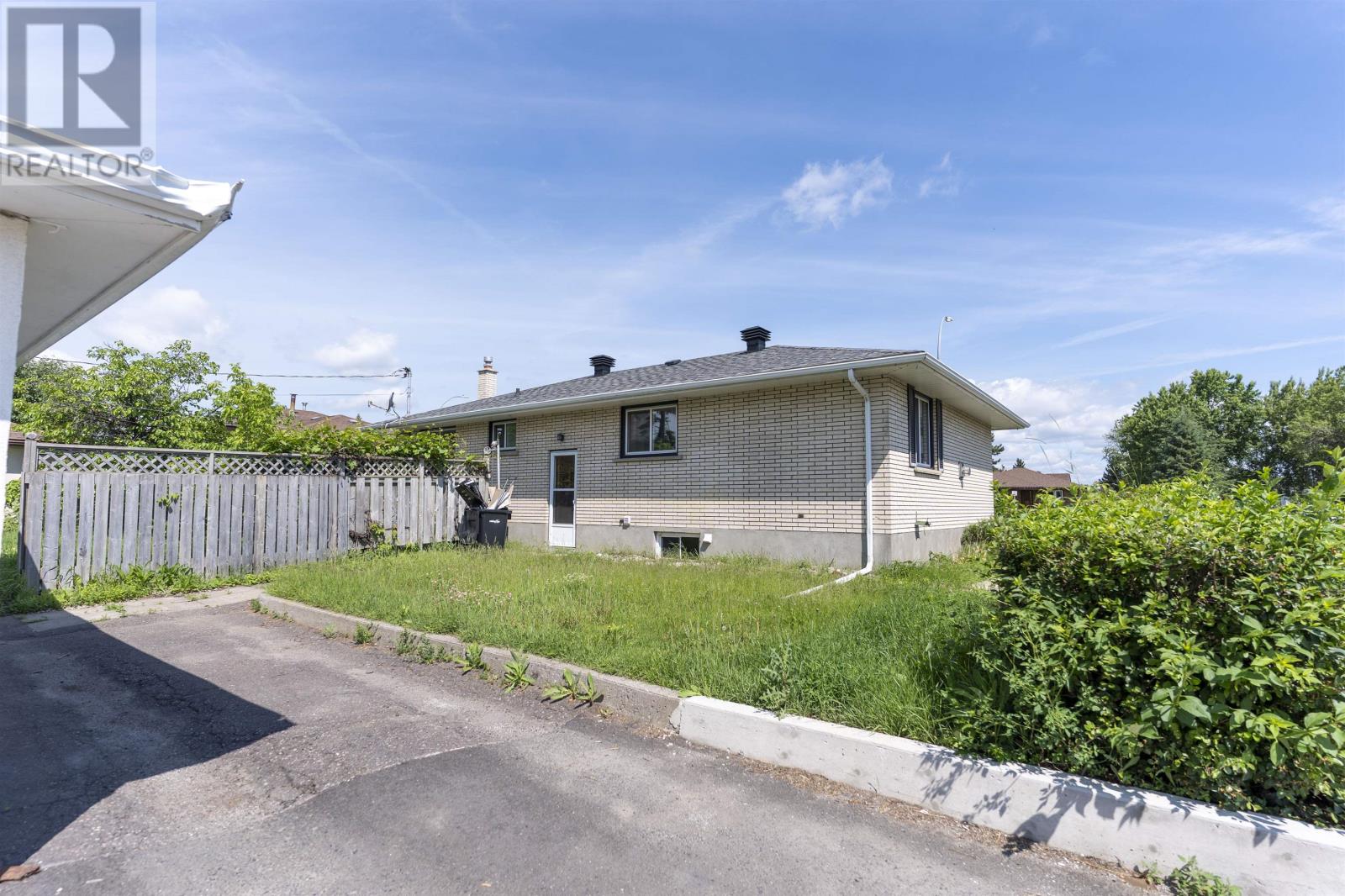 400 Victoria Ave W, Thunder Bay, Ontario  P7C 1G7 - Photo 2 - TB2602168