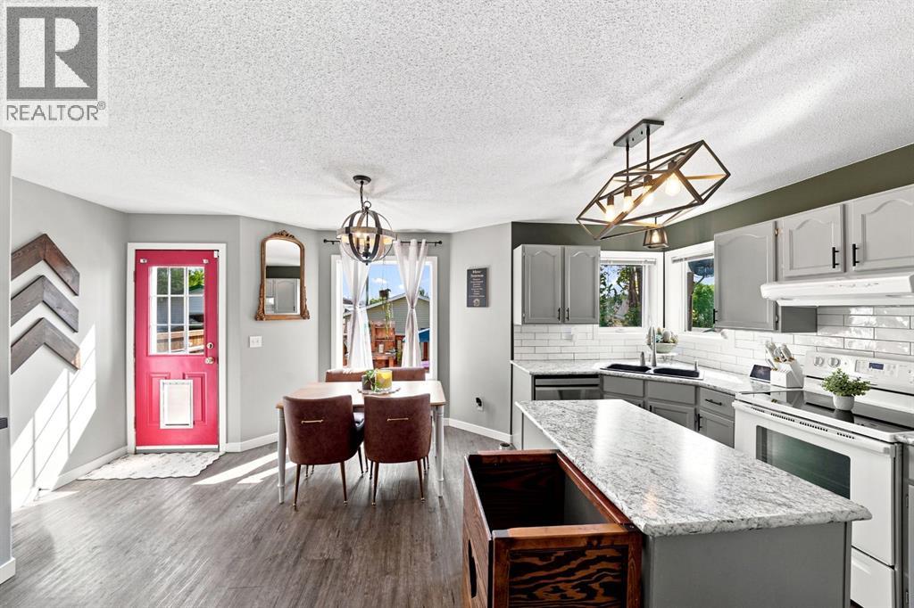 48 Country Ridge Close, Lacombe, Alberta  T4L 2H1 - Photo 6 - A2328275