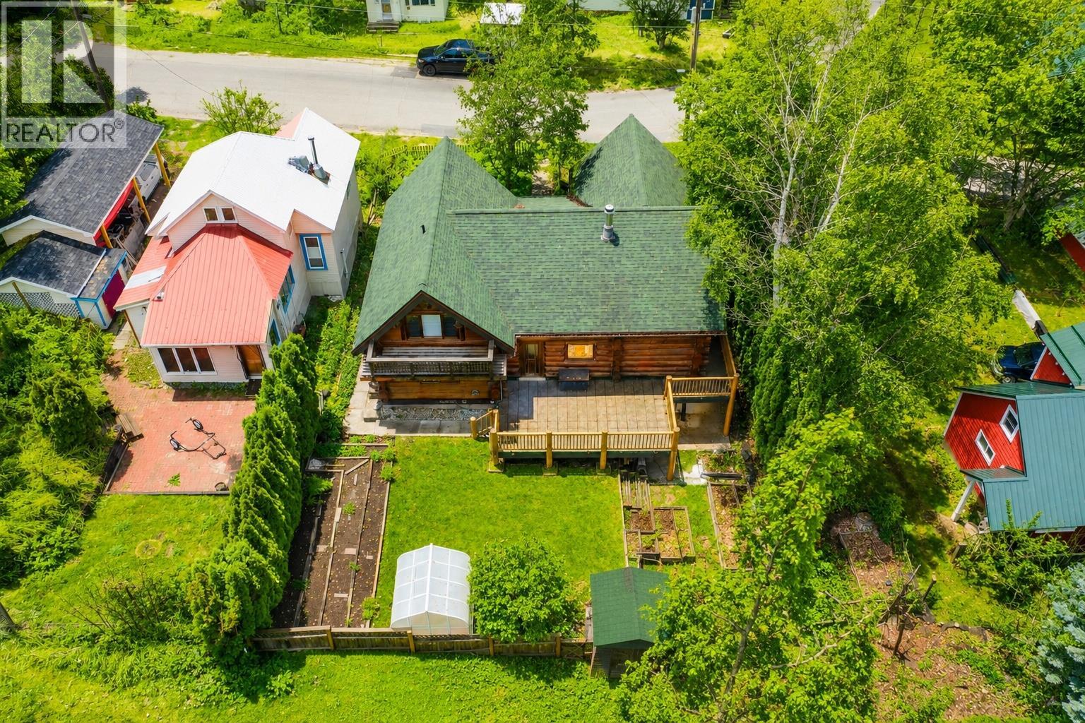 2266 Fifth Avenue, Rossland, British Columbia  V0G 1Y0 - Photo 73 - 10395675