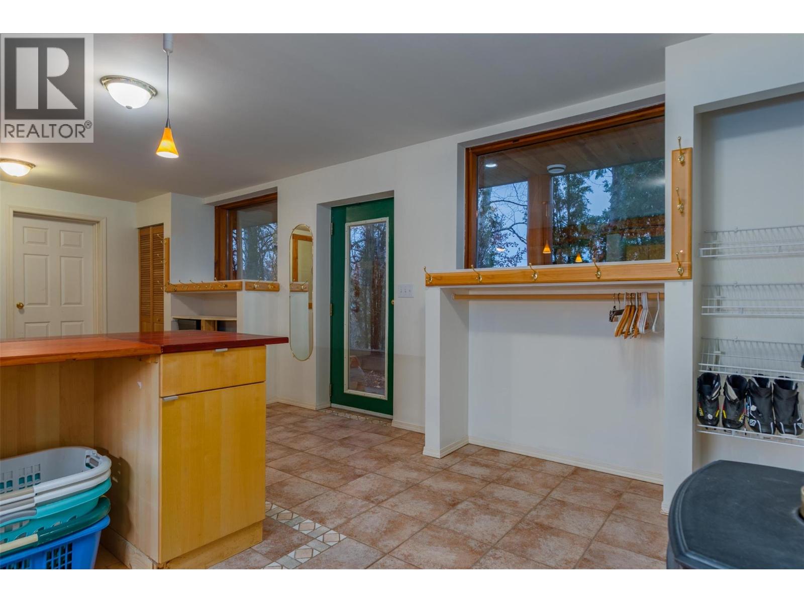 2266 Fifth Avenue, Rossland, British Columbia  V0G 1Y0 - Photo 47 - 10395675