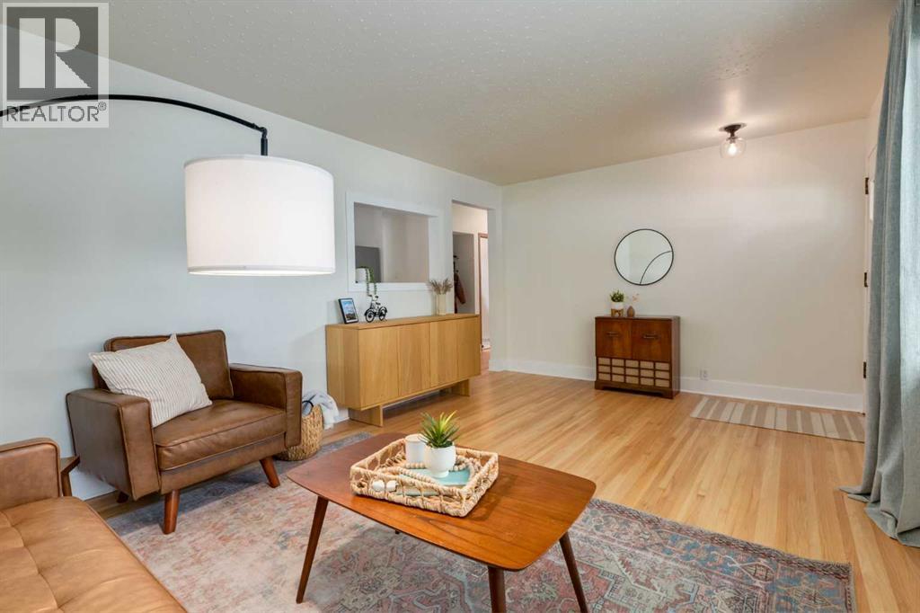 131 Thorncrest Road Nw, Calgary, Alberta  T2K 3B5 - Photo 6 - A2332054