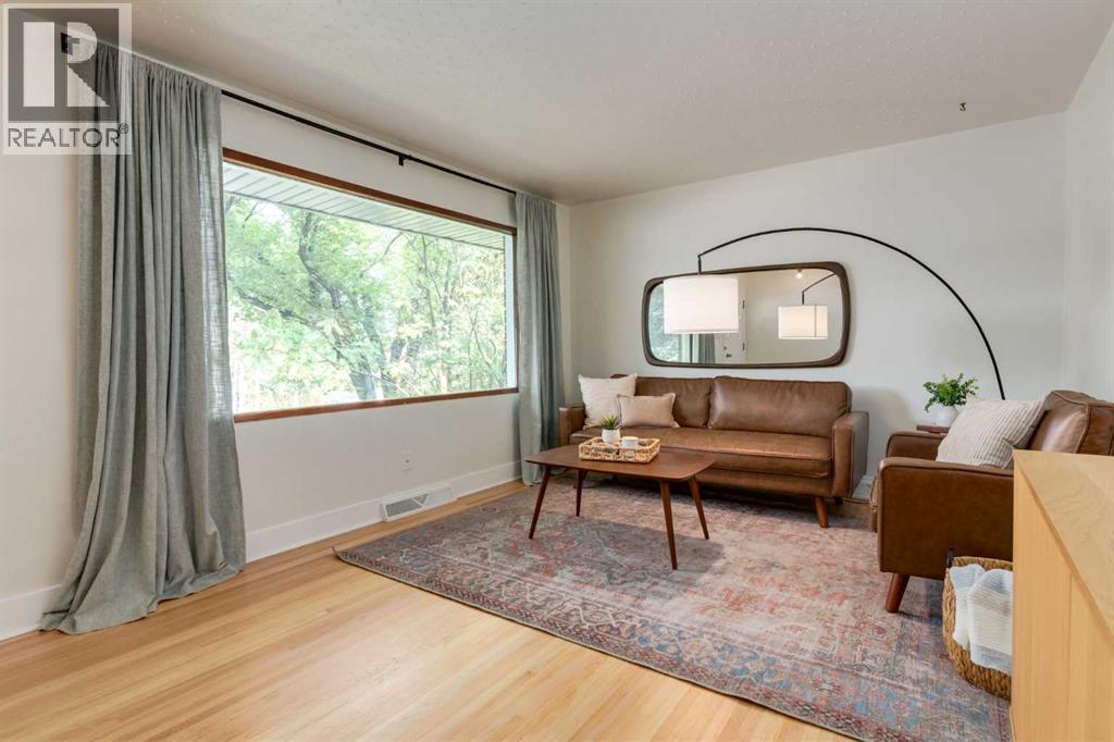 131 Thorncrest Road Nw, Calgary, Alberta  T2K 3B5 - Photo 4 - A2332054
