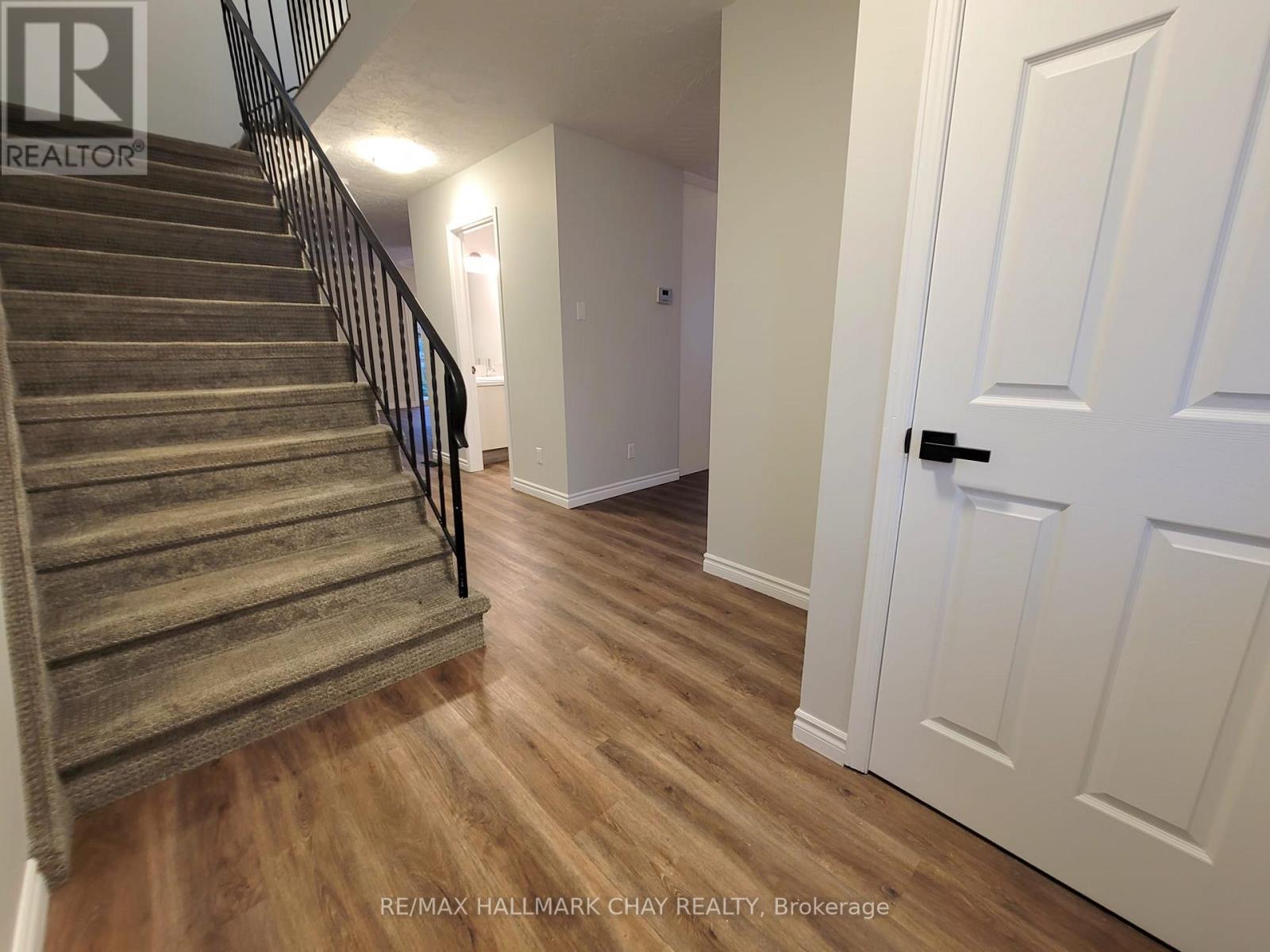 30 Orwell Crescent, Barrie, Ontario  L4N 6M6 - Photo 11 - S13617246