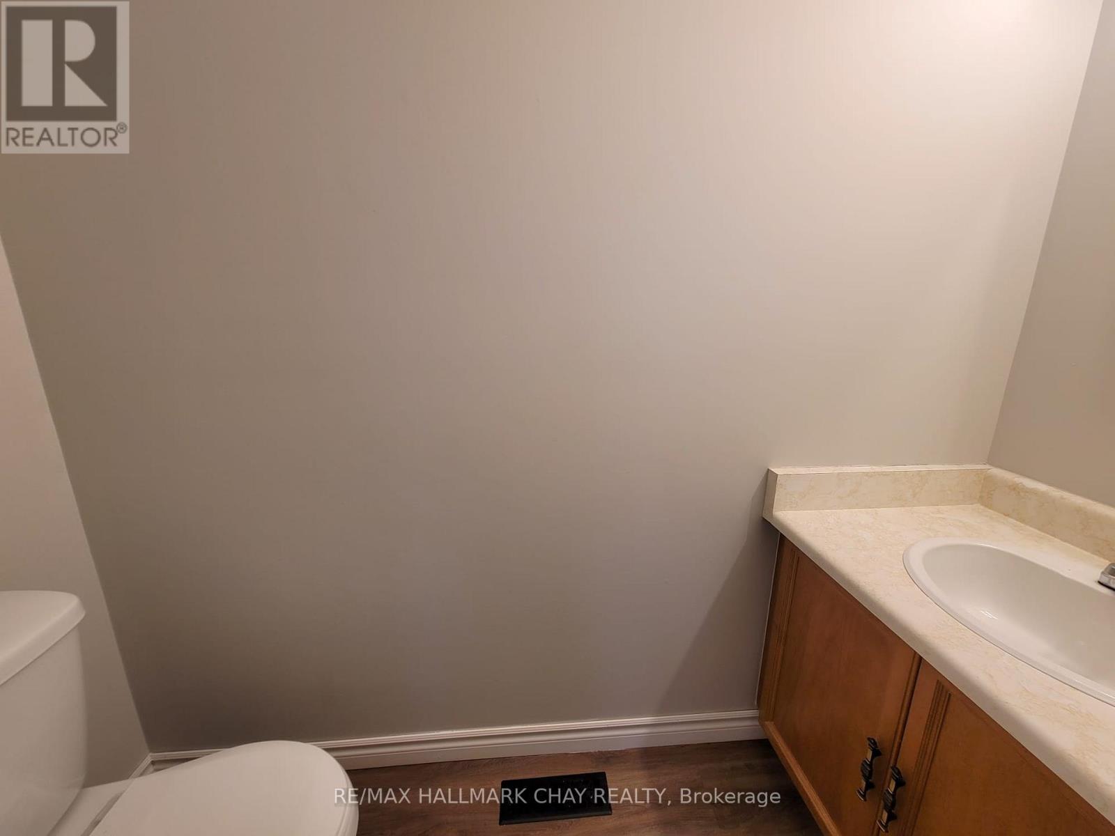 30 Orwell Crescent, Barrie, Ontario  L4N 6M6 - Photo 7 - S13617246