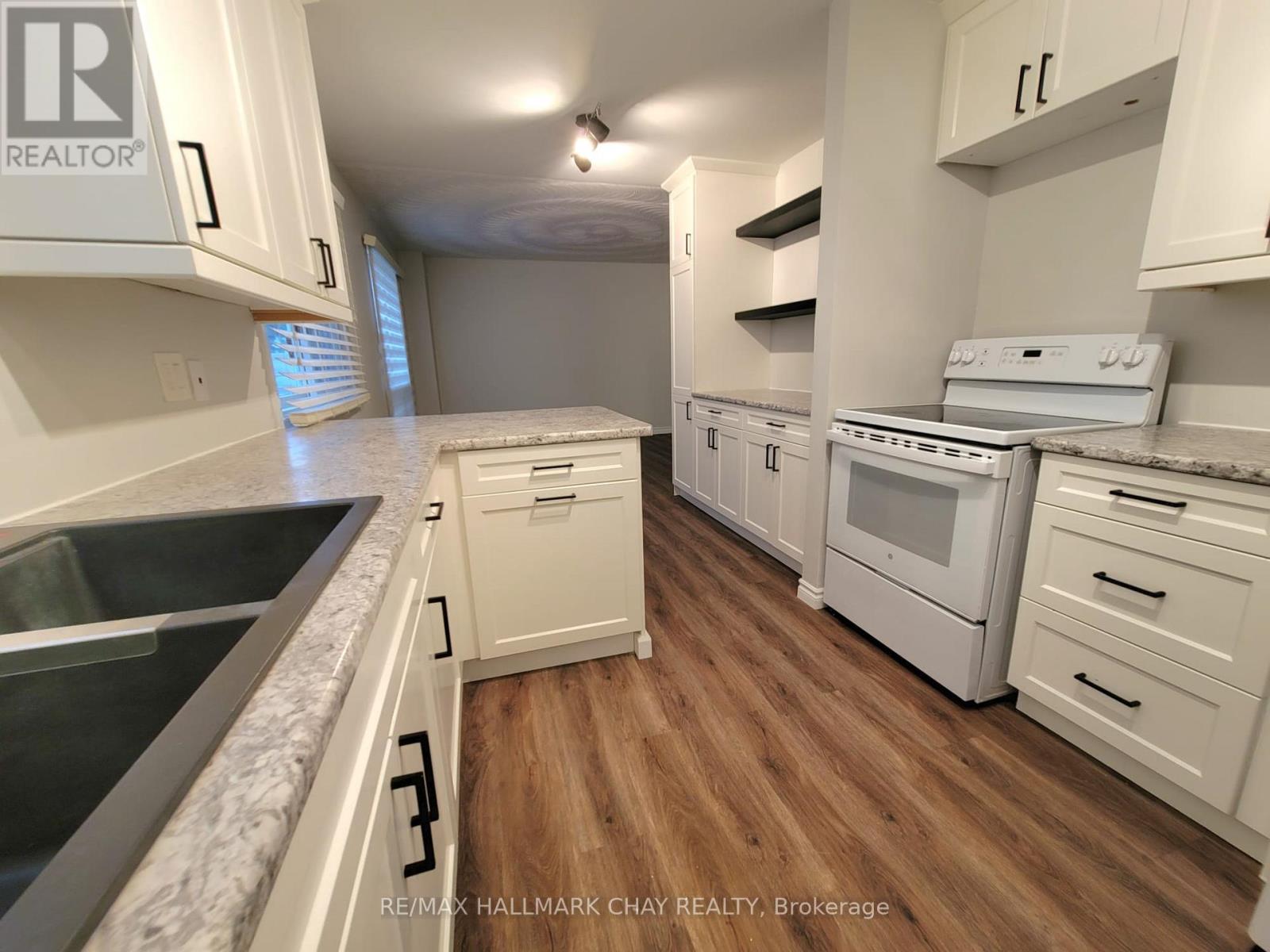 30 Orwell Crescent, Barrie, Ontario  L4N 6M6 - Photo 9 - S13617246