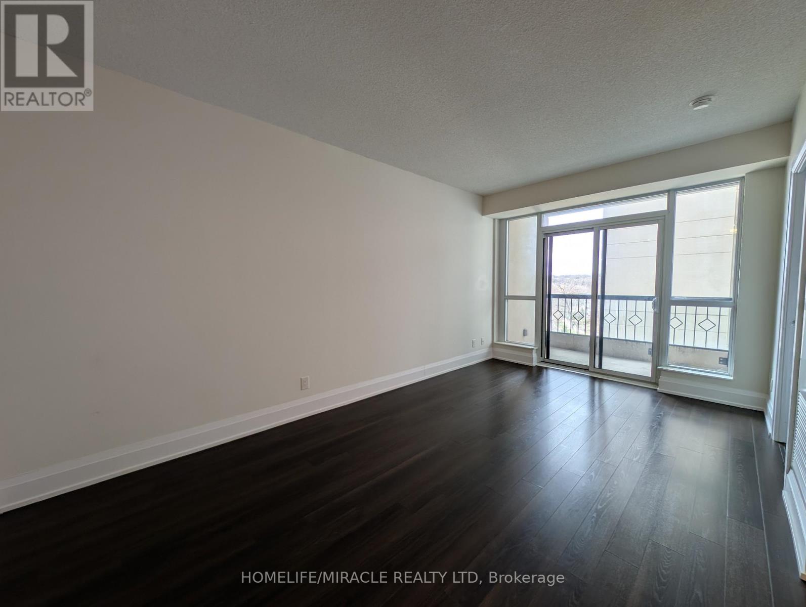 428 - 2 Old Mill Drive, Toronto, Ontario  M6S 0A2 - Photo 8 - W13617256