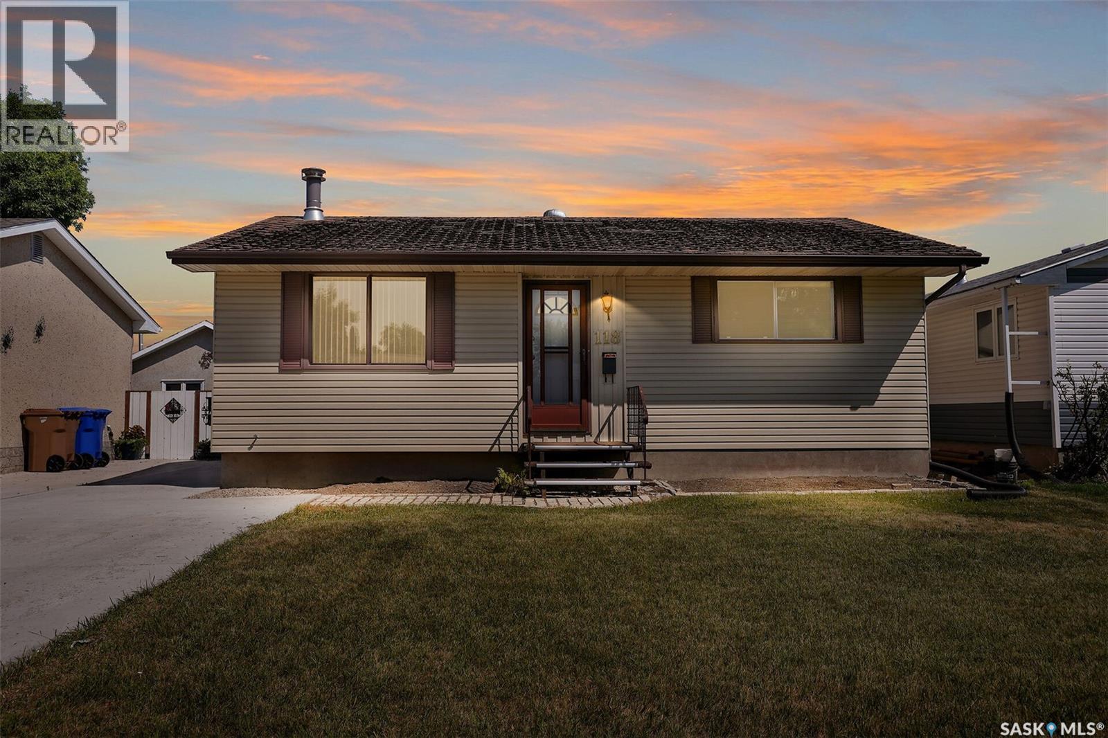 118 Read Avenue, Regina, Saskatchewan  S4T 6P8 - Photo 1 - SK043988