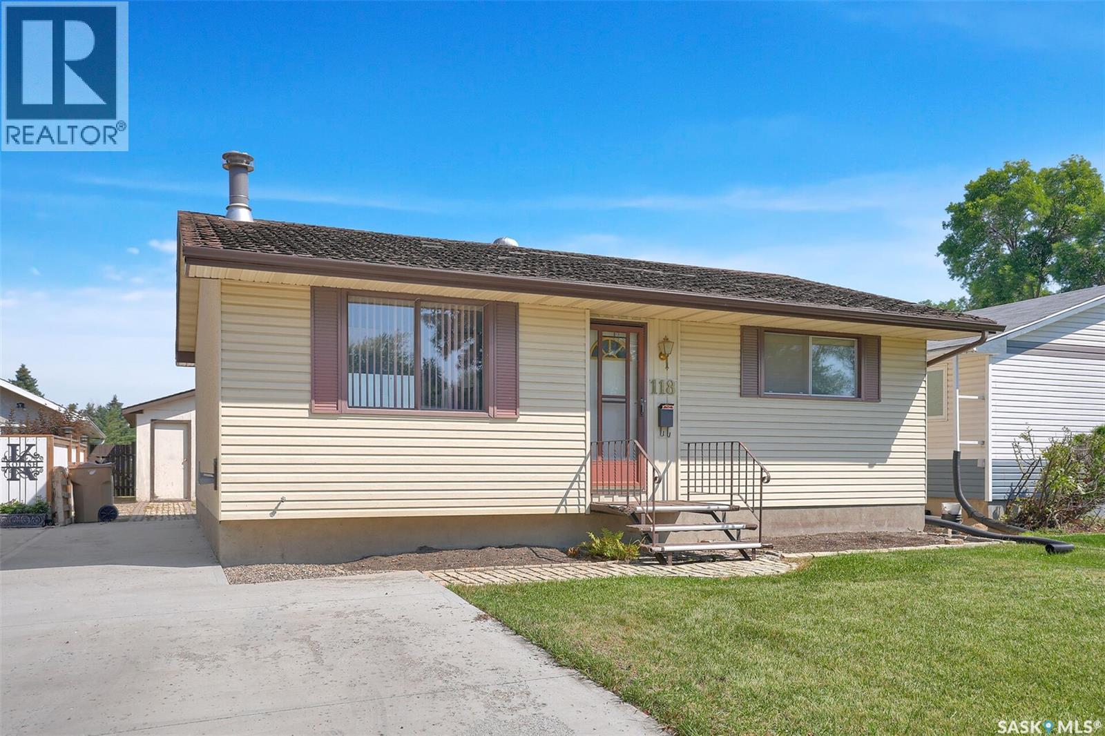 118 Read Avenue, Regina, Saskatchewan  S4T 6P8 - Photo 3 - SK043988