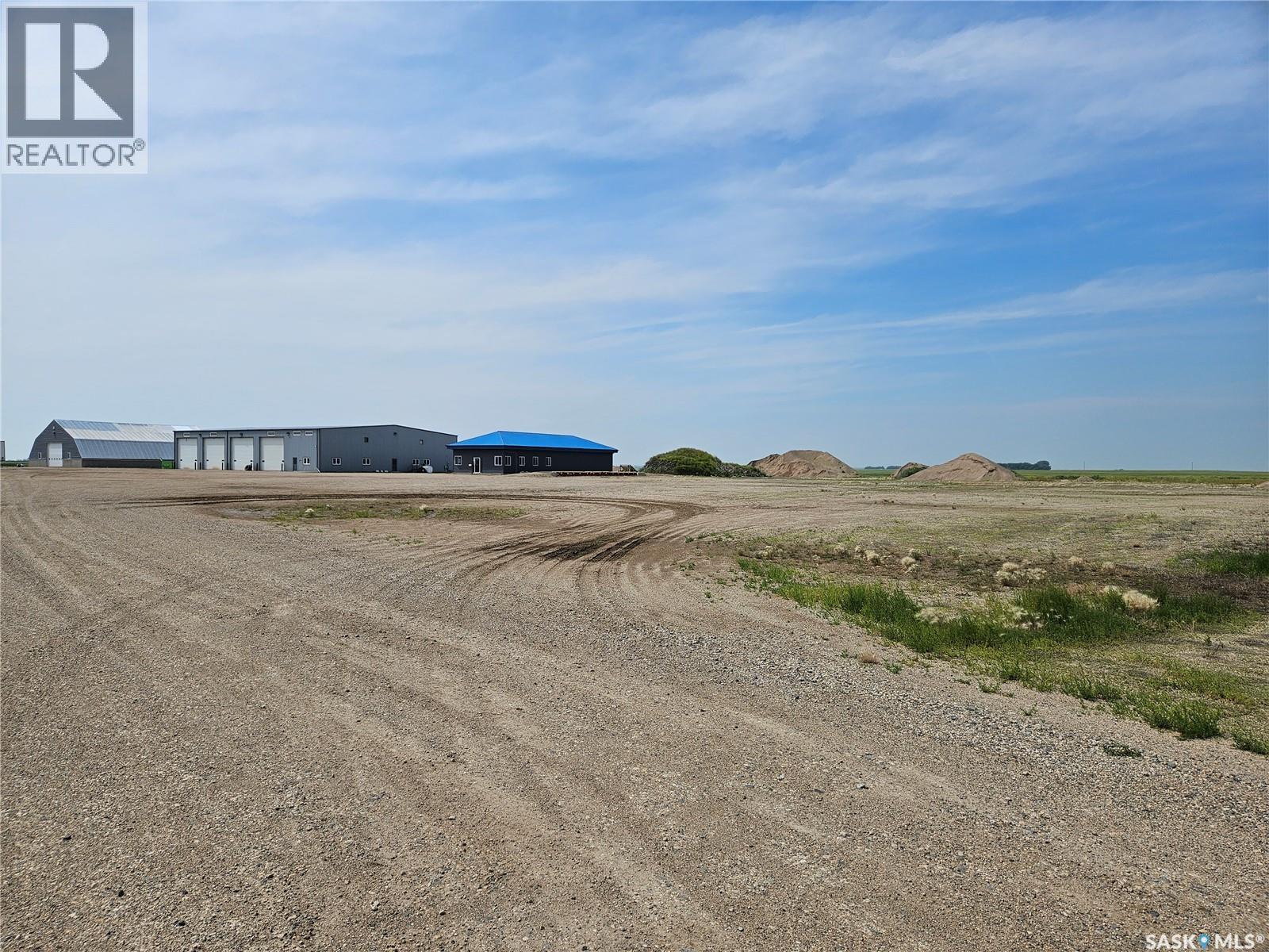 Carlyle Contracting Buildings & Land, Moose Mountain Rm No. 63, Saskatchewan  S0C 0R0 - Photo 3 - SK043984