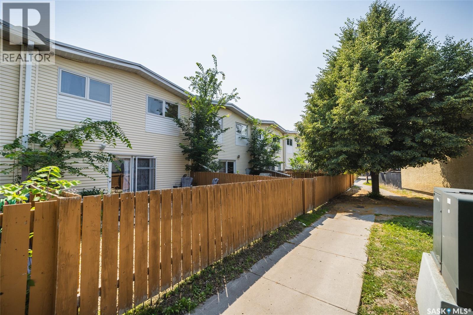 J 4216 Castle Road, Regina, Saskatchewan  S4S 4W1 - Photo 24 - SK043860