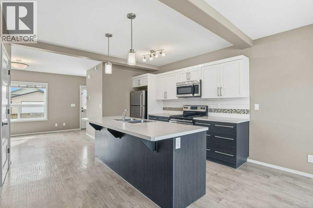 5 Crimson Court, Blackfalds, Alberta  T4M 0A5 - Photo 4 - A2326657