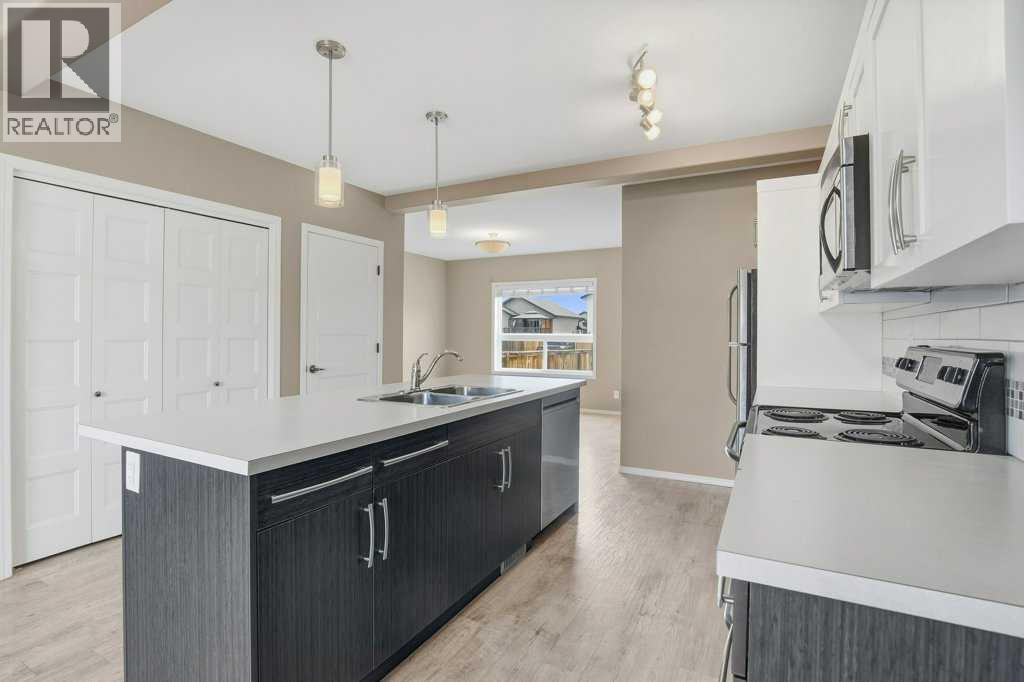 5 Crimson Court, Blackfalds, Alberta  T4M 0A5 - Photo 5 - A2326657