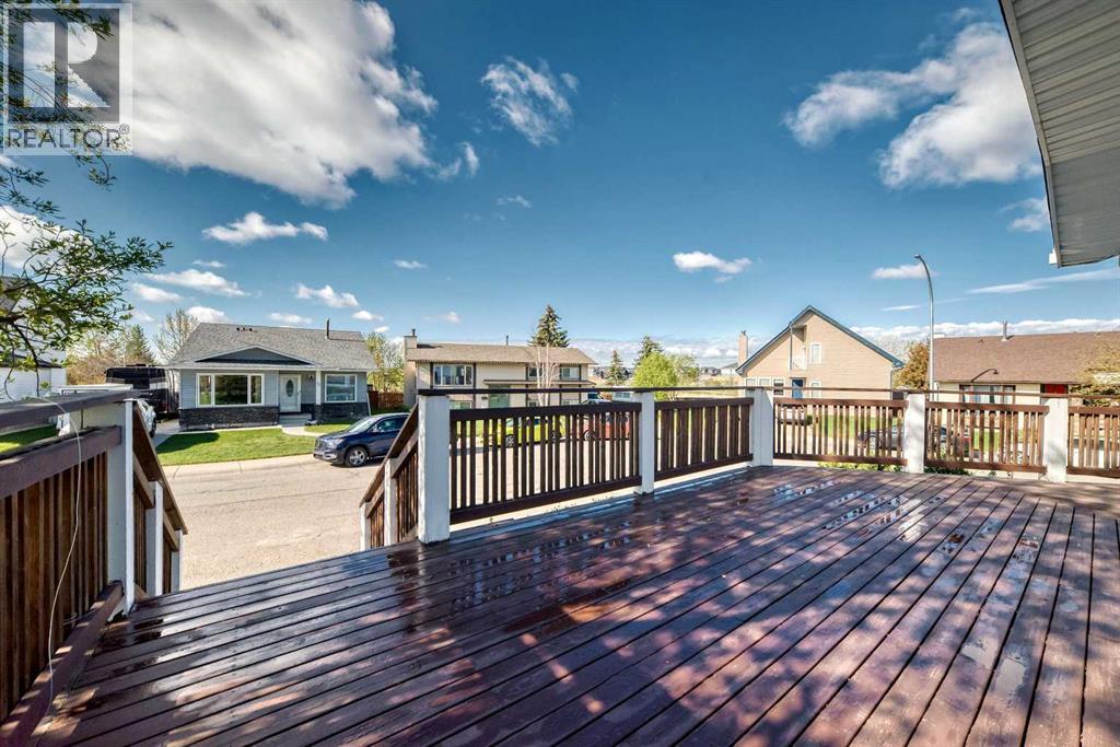 85 Rideau Close Sw, Airdrie, Alberta  T4B 1A7 - Photo 5 - A2310084