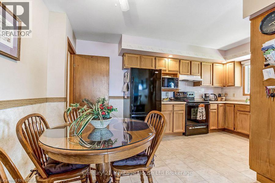 27 O'rourke Place, Woodstock, Ontario  N4S 8T9 - Photo 5 - 40849323