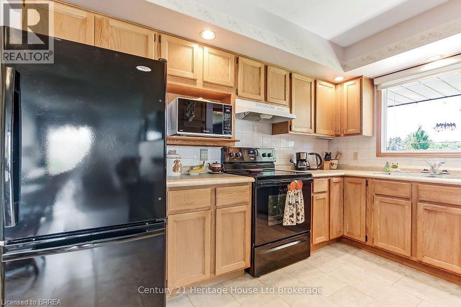 27 O'rourke Place, Woodstock, Ontario  N4S 8T9 - Photo 6 - 40849323