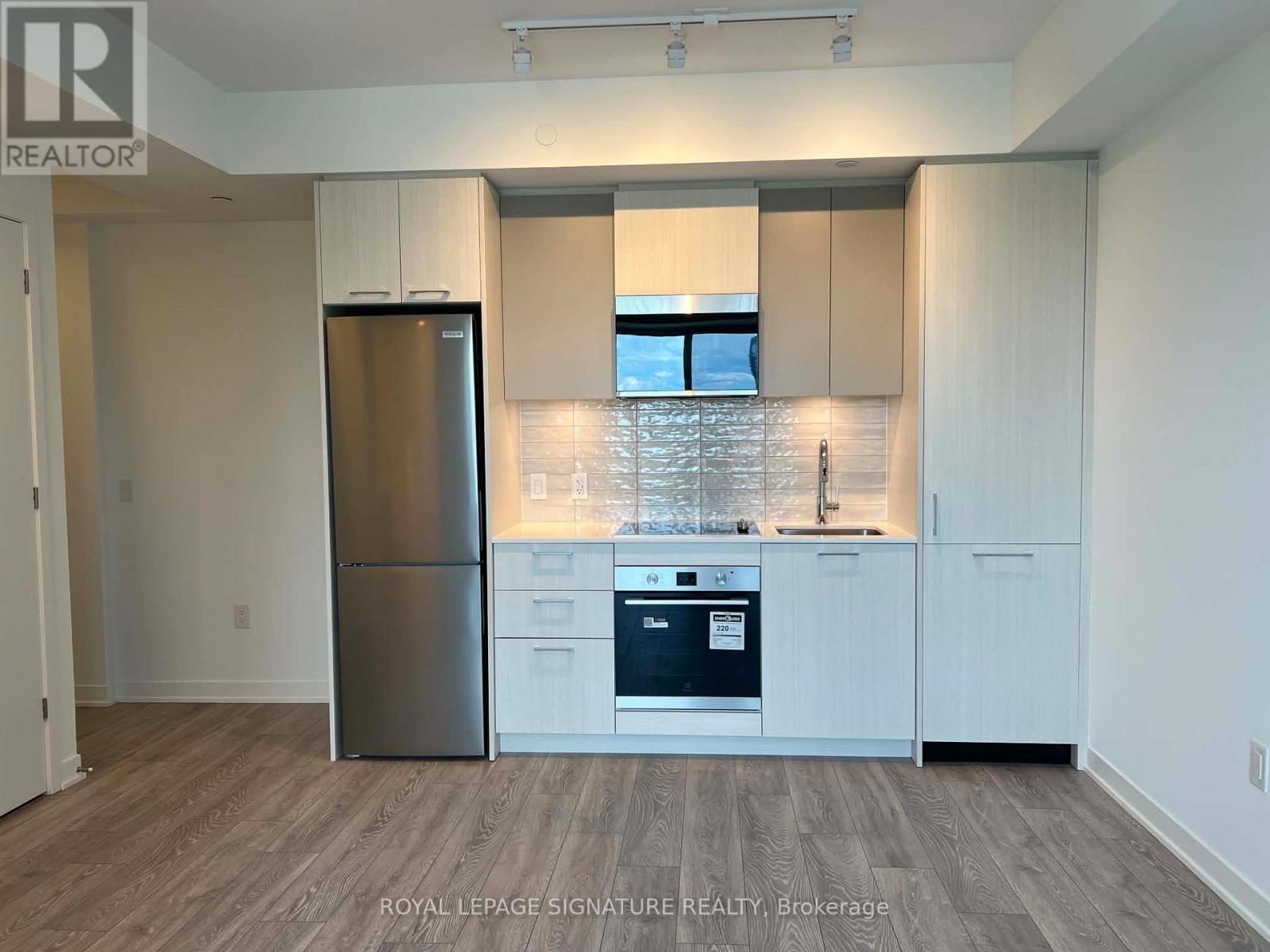 2009 - 10 Oak Street, Toronto, Ontario  M5A 0Z1 - Photo 1 - C13617556